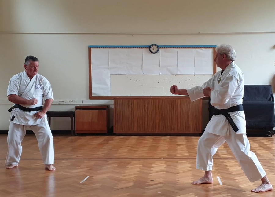 Ippon Kumite No.8 Hachihonme opening position